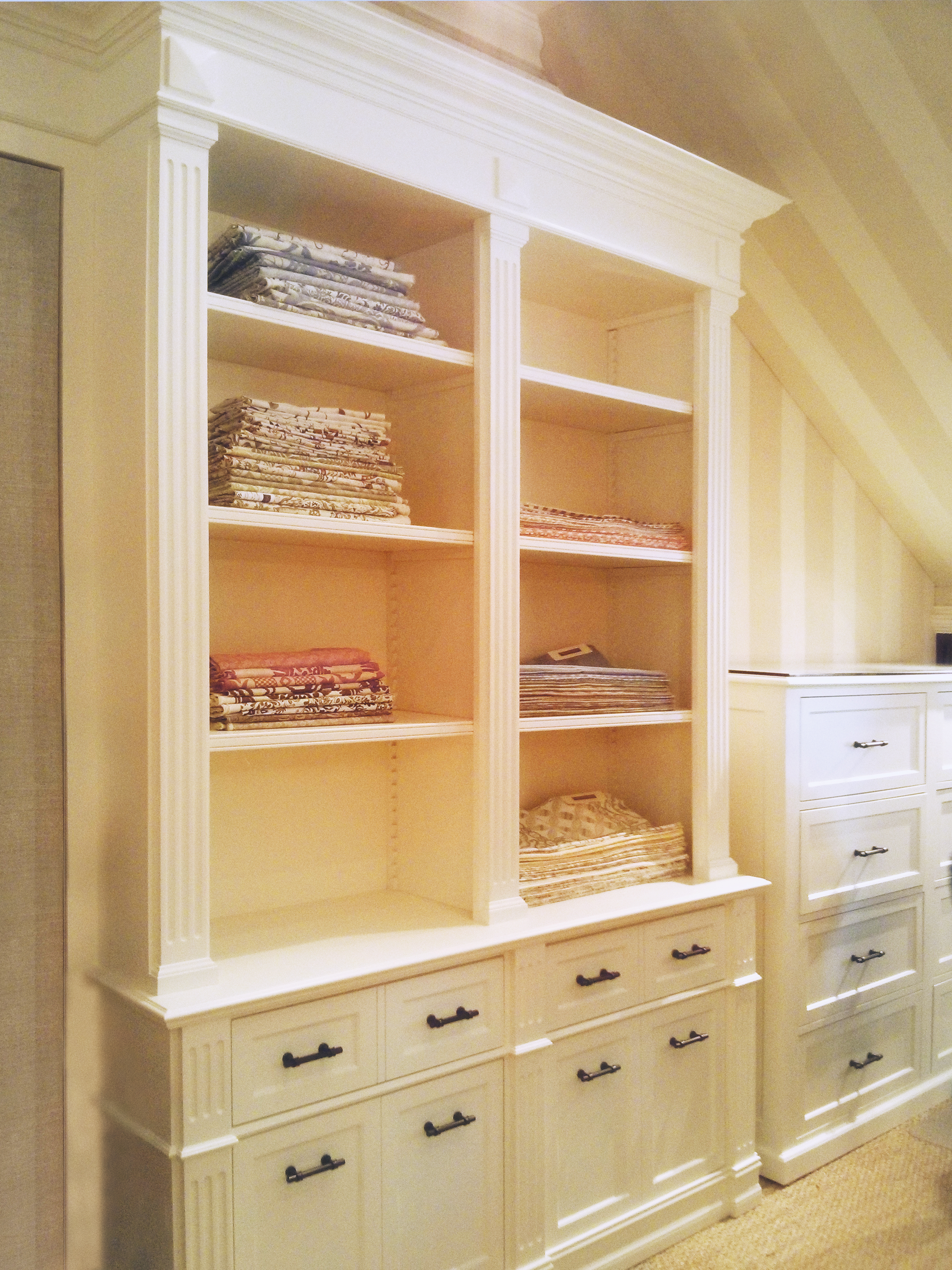 Wall Unit with adjustable shelves